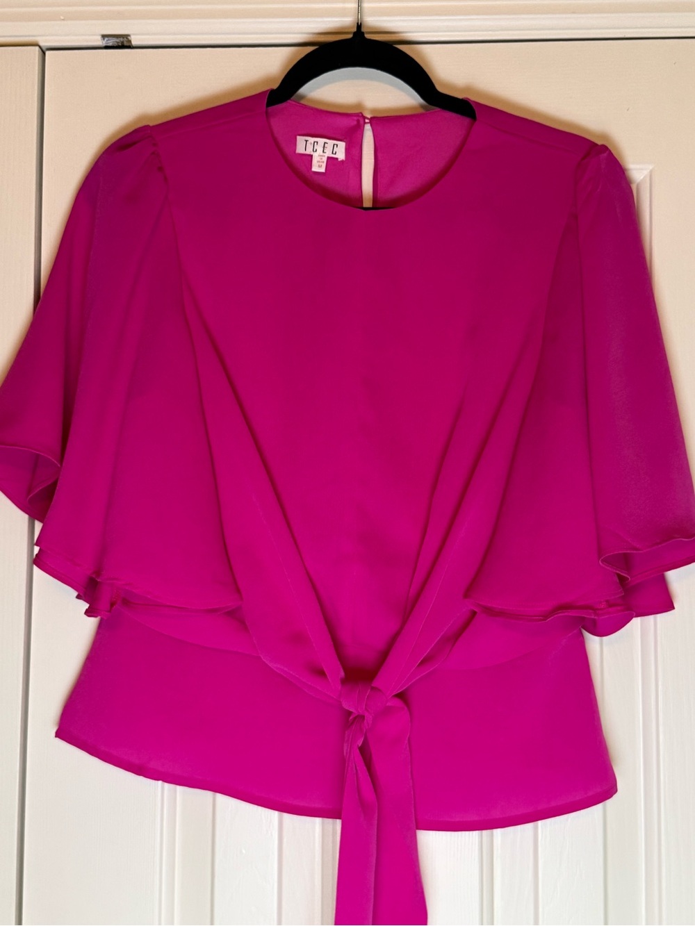 TCEC Medium Women's Hot Pink Tie-Front Flutter Sleeve Blouse EUC